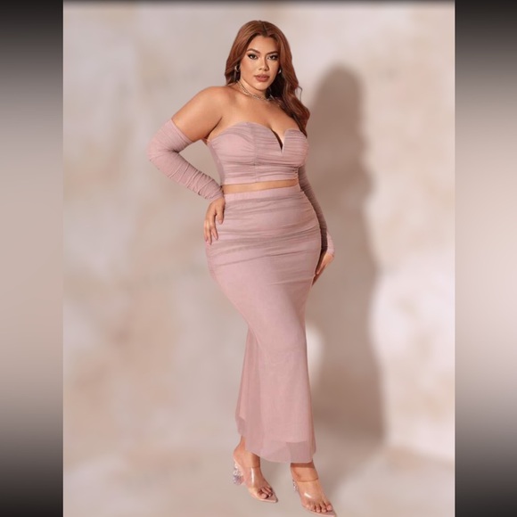 PINK OFF SHOULDER RUCHED CROP TOP & SKIRT MATCHING SET - Picture 6 of 9
